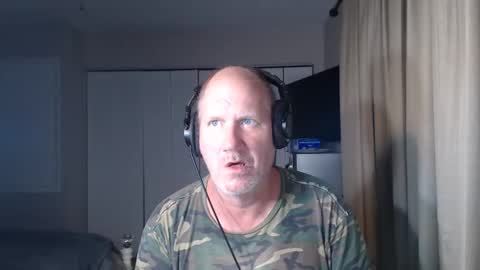 Snapshot of casinocam chatting on September 20, 4:46 am CasinoCam online show from September 20, 4:46 am