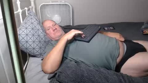 Snapshot of casinocam chatting on September 25, 4:27 am CasinoCam online show from September 25, 4:27 am