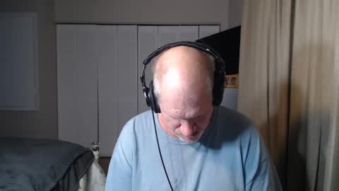 Snapshot of casinocam chatting on September 26, 2:48 am CasinoCam online show from September 26, 2:48 am