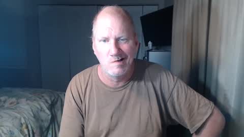 Snapshot of casinocam chatting on October 2, 4:52 am CasinoCam online show from October 2, 4:52 am