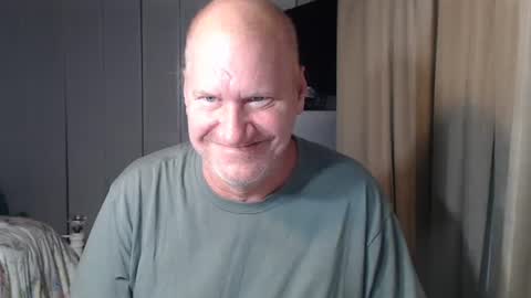 Snapshot of casinocam chatting on October 14, 7:20 am CasinoCam online show from October 14, 7:20 am