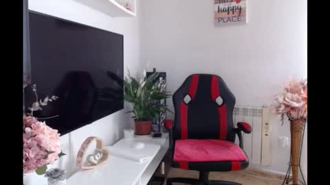 Snapshot of casperlove69 chatting on November 10, 10:36 am Alice online show from November 10, 10:36 am