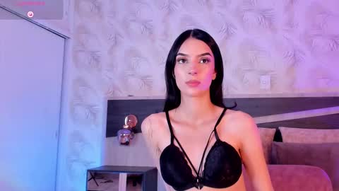 Snapshot of cassandra_blake chatting on February 5, 3:27 pm Sofi online show from February 5, 3:27 pm