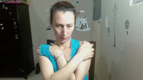 Snapshot of cassandra_brownn chatting on December 5, 8:49 pm online show from December 5, 8:49 pm