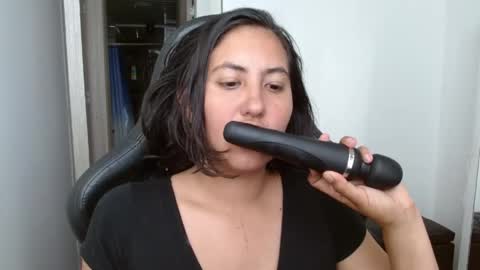 Snapshot of cassandra_ruizz chatting on June 1, 6:20 pm 573215024606 online show from June 1, 6:20 pm
