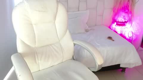 Cassandra online show from May 31, 1:07 pm
