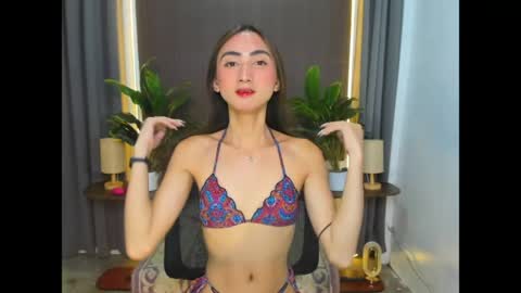 cassandrafoxxx online show from May 17, 8:27 pm