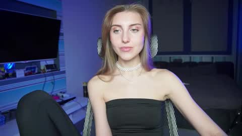 Snapshot of cassiablade1 chatting on October 7, 4:26 pm Seductress Cassia FINDOM AND SADISM NO NUDE online show from October 7, 4:26 pm