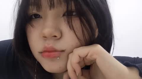 Mia online show from December 2, 6:14 pm