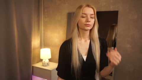 Cassie online show from December 27, 3:15 pm