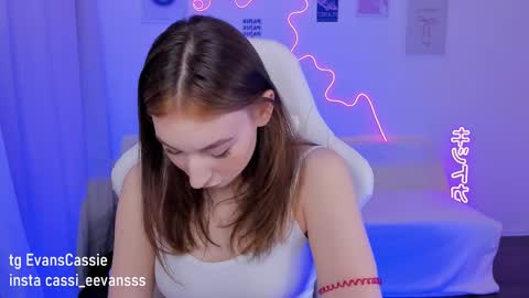 Snapshot of cassie_evansss chatting on February 17, 3:47 am Cassie online show from February 17, 3:47 am