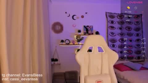 Snapshot of cassie_evansss chatting on September 17, 6:15 am Cassie online show from September 17, 6:15 am