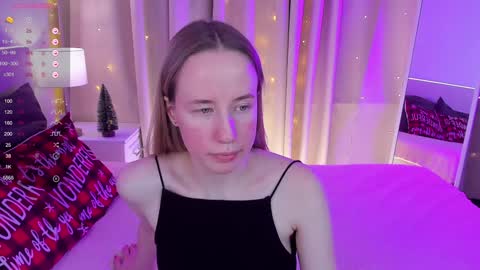 Snapshot of cassie_kelman chatting on December 29, 6:14 am Cassie online show from December 29, 6:14 am