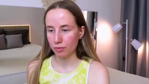 Snapshot of cassie_kelman chatting on October 4, 9:02 pm Cassie online show from October 4, 9:02 pm