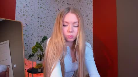 Hello my name is Cassie and my friend Nilo is also here online show from March 5, 6:54 am