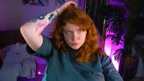 Snapshot of cassie_xkiss chatting on June 24, 8:08 pm Cassie online show from June 24, 8:08 pm