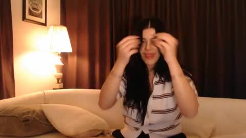 cassiealvarez online show from June 19, 1:32 am
