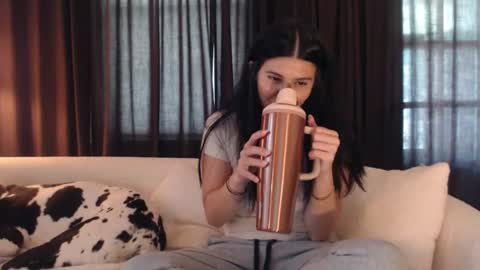 cassiealvarez online show from June 19, 9:18 pm