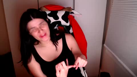 cassiealvarez online show from July 17, 2:18 am
