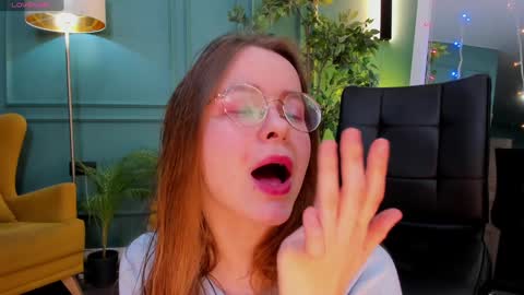 assie online show from December 30, 8:58 pm