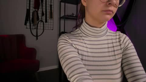 assie online show from September 16, 8:43 pm