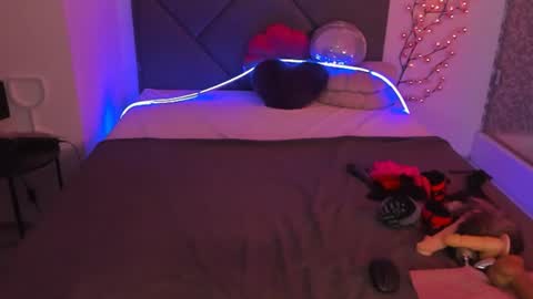 Cassie online show from June 15, 5:42 am