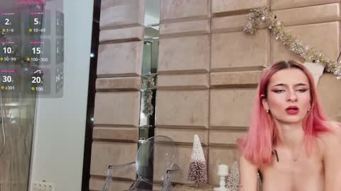 Cassie online show from December 15, 7:53 pm