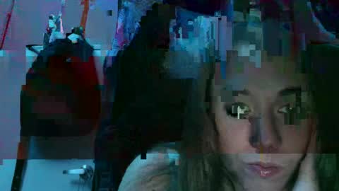 Snapshot of cassiek747 chatting on September 18, 4:47 am cksexeeee31 online show from September 18, 4:47 am