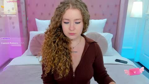 Snapshot of cassieride chatting on April 28, 5:12 am Curly online show from April 28, 5:12 am