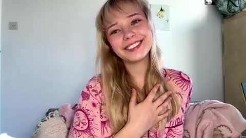 Olivia online show from April 7, 7:09 am