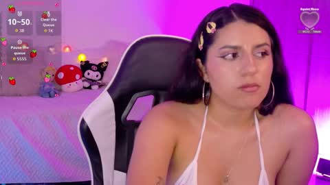 Snapshot of cassiopea__ chatting on September 18, 2:13 am Paula online show from September 18, 2:13 am