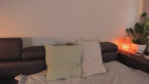  cassandra  online show from October 16, 12:06 pm