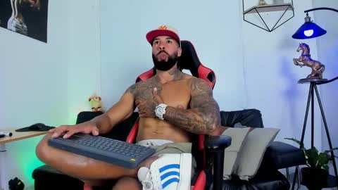 Snapshot of casticatheking chatting on January 22, 8:38 pm Matheo Brown online show from January 22, 8:38 pm