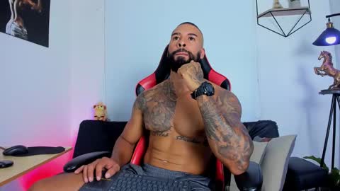 Snapshot of casticatheking chatting on January 26, 10:57 pm Matheo Brown online show from January 26, 10:57 pm