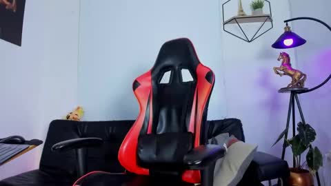 Snapshot of casticatheking chatting on February 11, 10:07 pm Matheo Brown online show from February 11, 10:07 pm