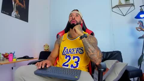 Snapshot of casticatheking chatting on February 13, 12:54 pm Matheo Brown online show from February 13, 12:54 pm