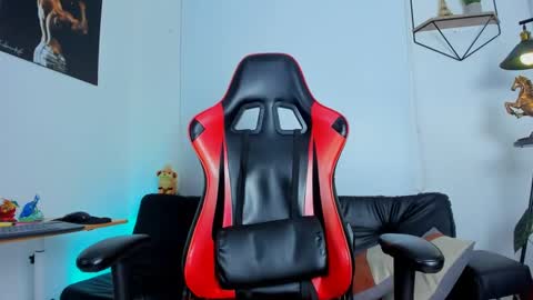 Snapshot of casticatheking chatting on February 13, 3:56 pm Matheo Brown online show from February 13, 3:56 pm