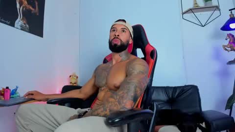 Snapshot of casticatheking chatting on February 13, 6:59 pm Matheo Brown online show from February 13, 6:59 pm