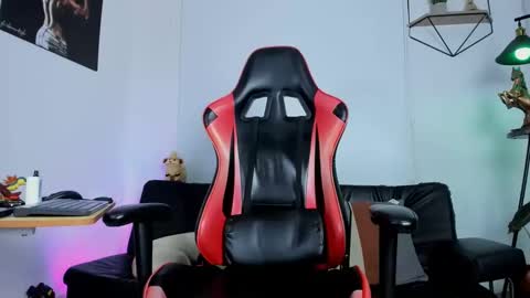 Snapshot of casticatheking chatting on March 1, 10:21 pm Matheo Brown online show from March 1, 10:21 pm