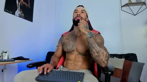 Snapshot of casticatheking chatting on March 5, 2:36 am Matheo Brown online show from March 5, 2:36 am