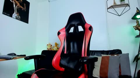 Snapshot of casticatheking chatting on March 12, 4:56 pm Matheo Brown online show from March 12, 4:56 pm