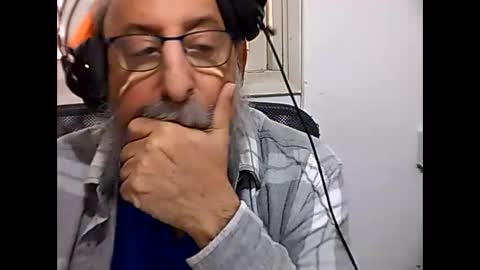 Snapshot of casual53 chatting on February 2, 6:37 am casual53 online show from February 2, 6:37 am