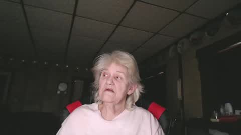 cat online show from December 28, 8:15 pm