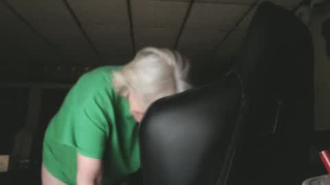 cat online show from January 1, 5:22 pm