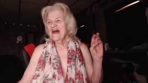 cat online show from February 26, 8:22 pm