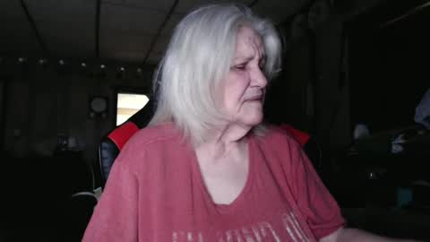 cat online show from September 25, 4:21 pm