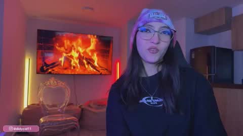 Snapshot of cat_didy chatting on March 18, 7:17 pm Didy online show from March 18, 7:17 pm