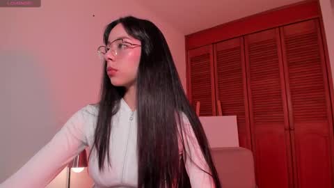 Snapshot of cat_loren chatting on February 22, 9:37 pm Loren online show from February 22, 9:37 pm