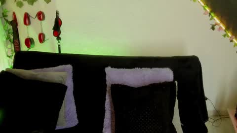 Snapshot of cata_greenn chatting on December 2, 8:44 pm Cata green model independient online show from December 2, 8:44 pm