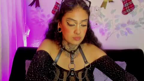 Snapshot of cata_greenn chatting on December 16, 10:45 pm Cata green model independient online show from December 16, 10:45 pm